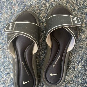 Women’s Nike slide
